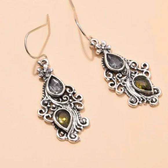 7/$30 PEACOCK 🦚 YELLOW DANGLES - Picture 3 of 6